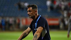 Mirel Rădoi îşi ţine jucătorii cu picioarele pe pământ: „Facem prea mare caz, nu am realizat nimic până acum". Ce spune despre problemele de sănătate pe care le-a avut la finalul partidei cu Farul