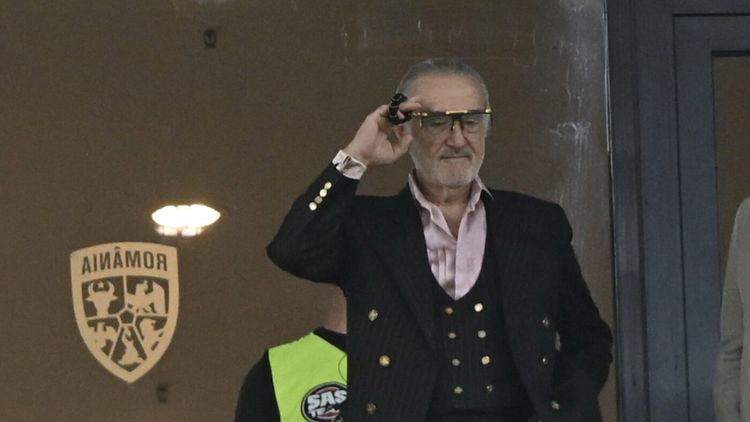 Gigi Becali a decis când va face 4 transferuri la FCSB: ce obiectiv are Reghecampf apoi!