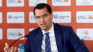 Încă un patron din Superliga li se alătură lui Gigi Becali, Rotaru, Varga și Dan Șucu. „Burleanu trebuie să înțeleagă că nu ne poate obliga cu regula U 21 pe banii noștri. Să caute o altă soluție!”. EXCLUSIV