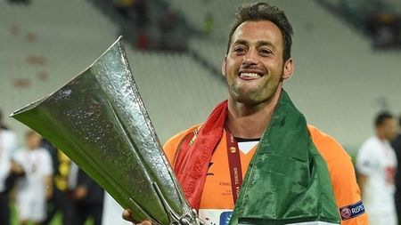 A jucat în România, a scris istorie cu Sevilla și a devenit erou în finala Europa League, iar acum e protagonistul celui mai ciudat transfer al carierei. Cu cine a semnat Beto, fostul portar al CFR-ului