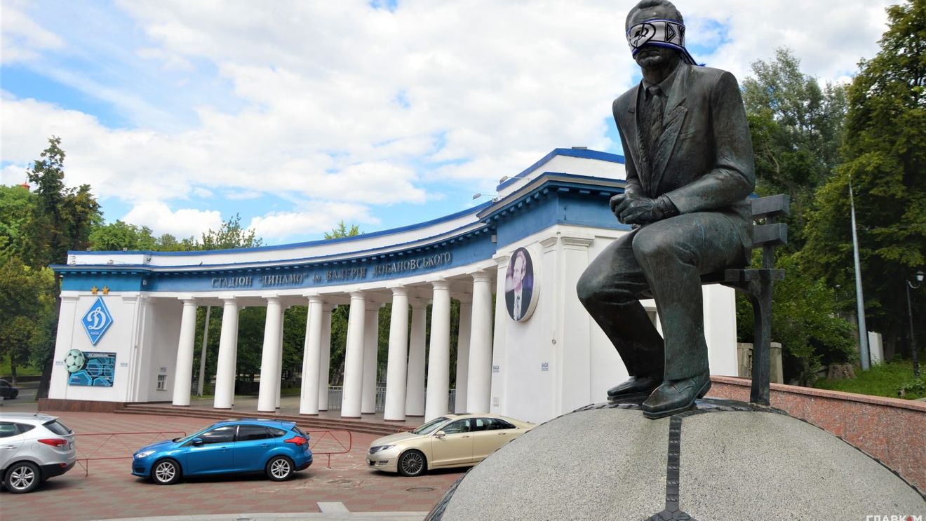 Prostest inedit al fanilor lui Dinamo Kiev împotriva lui Mircea Lucescu! Ce au făcut suporterii care s-au simțit umiliți la statuia legendarului Lobanovski