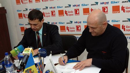 "Mă onorează postul de selecționer al Moldovei!** Vreau să ridicăm fotbalul de aici!"