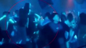 Milionarul care a vrut să candideze la președinție, filmat când ia la pumni un bărbat: „Din senin”