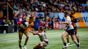 Imaginile cu două jucătoare de rugby din Australia s-au viralizat rapid şi au ajuns la 11.000.000 de vizualizări. Ce se vede în videoclip, când una o ridică pe cealaltă