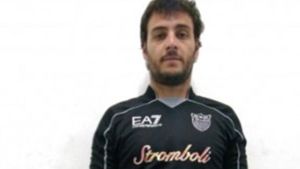 O echipă de amatori din Italia este sponsorizată de Armani