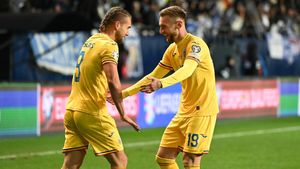 Golul lui George Pușcaș din Israel - România! Inspirația genială a lui Edi Iordănescu: fotbalistul cel mai contestat din națională egalează, după o execuție fabuloasă a lui Denis Drăguș | VIDEO