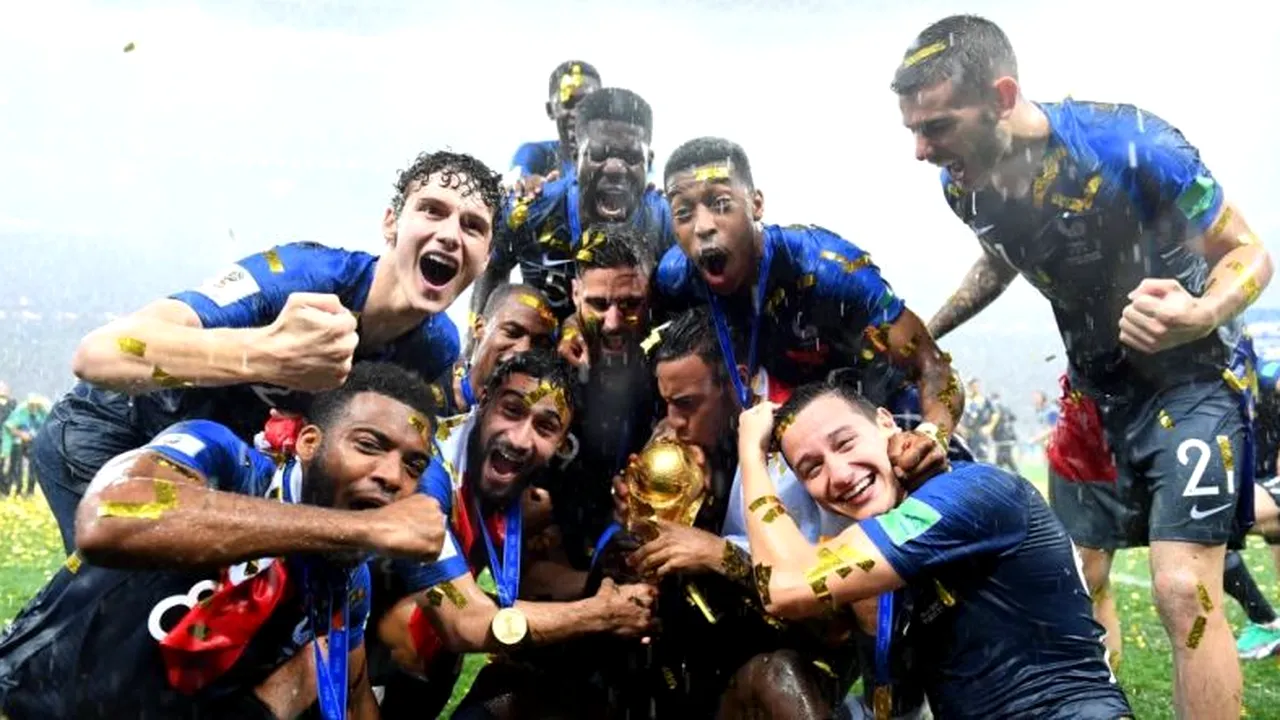 VIDEO | A fost haos în vestiarul Franței după câștigarea Cupei Mondiale. Desailly și Jean-Pierre Papin au jucat 