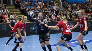 CSM București, de nerecunoscut în returul cu Esbjerg! „Tigroaicele” au fost învinse în „Polivalentă” și vor avea o viață mult mai complicată și în Liga Campionilor