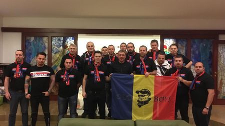 FOTO | Gică Hagi, stelist cu "certificat". Ce cadou unic a primit "Regele" de la suporterii Stelei, în ziua în care a împlinit 54 de ani