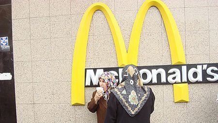 Coloși mondiali, "supuși" de rivalități!** Logo-uri schimbate din cauza fanilor