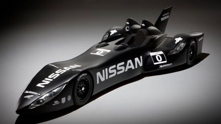 VIDEO Batman aleargă la Le Mans!** Nissan a prezentat bolidul care va revoluționa lumea sporturilor cu motor