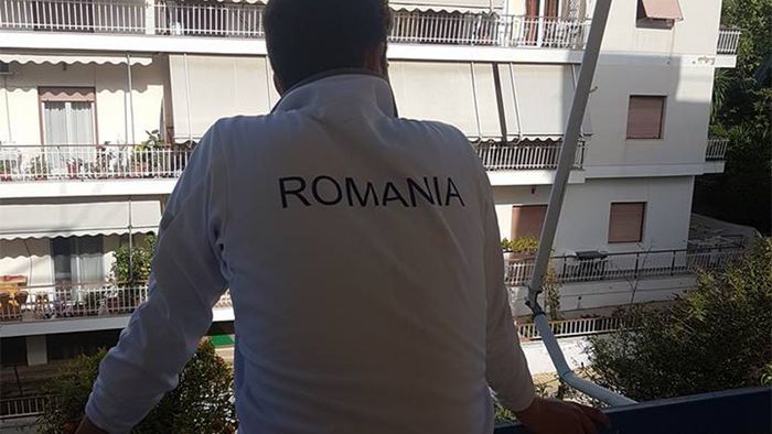 Când închei pe locul 2 și primești doar o strângere de mână. "Asta se numește progres!". Tenisul din România, mereu surprinzător. El e Alexandru Coman, cvintuplu campion național, un puști care are puterea să facă haz de necaz 