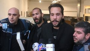 Luptătorul Andrew Tate şi fratele său Tristan au zburat din România în SUA cu un avion privat, la 06:00 dimineața. Administrația Trump a făcut presiuni imense pentru cei doi