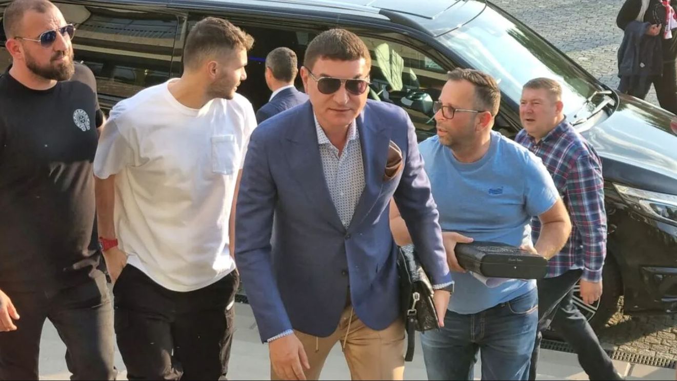 Cristi Borcea i-a oferit o lecție deschisă lui Andrei Nicolescu: „100.000 de euro, toți banii lui! Eu nu aveam ce să fac cu banii, câștigam o mașină pe zi”. Ce trebuie să facă administratorul special de la Dinamo pentru a reuși | VIDEO EXCLUSIV