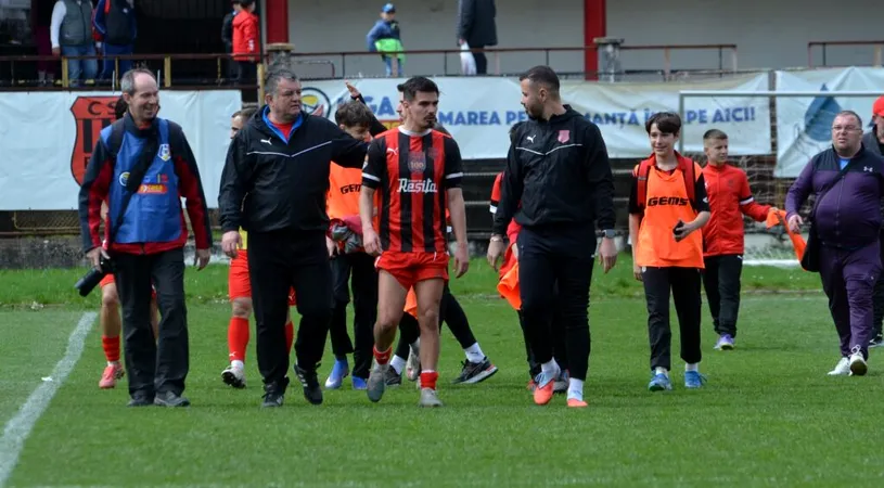 ACSM Reșița, buget redus substanțial pentru sezonul următor! Cristian Bobar i-a anunțat pe jucători că pot pleca:” Dacă sunt nemulțumiți, ne strângem mâna și merg în vacanță. Nu-i ţinem cu sila”