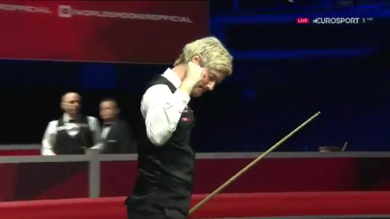 SNOOKER | "Dacă din mia de 'centuries' îmi va lipsi unul, dau vina pe tine". Ronnie O'Sullivan și Neil Robertson au făcut spectacol în primul tur la Openul Galez. Australianul a reușit al patrulea break maxim al carierei
