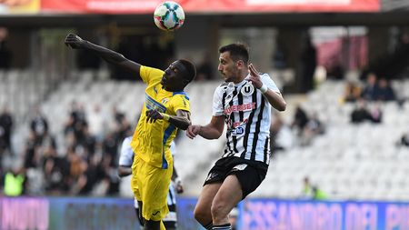 Veste rea pentru Petrolul: Sory Diarra, principalul om de gol al echipei și golgheterul campionatului, ratează restul sezonului după accidentarea suferită cu ”U” Cluj. Situația căpitanului Valentin Țicu
