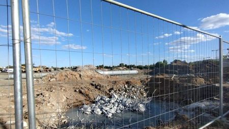 Au scos 435.000 de tone de pământ pentru a face loc noului stadion de 140 de milioane de euro din oraşul martir al României