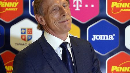 Daum nu inspiră încredere: "Ce să le spui? Îi iei la vorbă dulce, îi mai gâdili, îi mai pupi...". Neamțul, acuzat că a fost instalat de fațadă