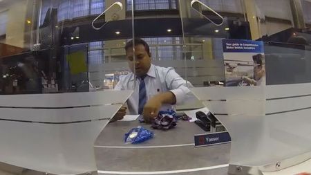 Răzbunarea unui șofer! VIDEO - Reacție uimitoare a angajaților unei parcări când acesta a venit să-și plătească amenda