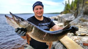 Adrian „Rechinul” Diaconu, patru zile în sălbăticie! Campionul mondial la box a prins 100 de kilograme de pește | FOTO EXCLUSIV