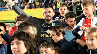 Cătălin Straton, palmă morală pentru contestatarii săi: ”Am rămas şi în Liga 2 și cred că mi-am făcut treaba destul de bine!” Portarul mai are contract cu CFC Argeș și speră la un trofeu