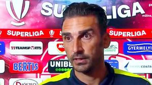 Gigi Becali a luat o decizie fără precedent: îi cere lui Elias Charalambous să plece din timpul interviurilor TV! Cum se fac, de fapt, echipa de start şi schimbările la FCSB: „Asta e deja nesimțire!" | VIDEO