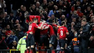 Mourinho respiră! "Specialul" era demis în minutul 10, când Newcastle conducea cu 2-0, dar renegații Pogba și Alexis Sanchez l-au salvat pe portughez. Final nebun pe "Old Trafford"