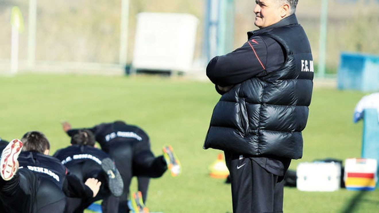 Rada pentru cinci etape, Ando de la vară?** Planul lui Copos pentru aducerea "Fălcosului"