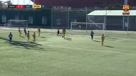 Ianis, apelativ de fotbalist de top! După Zicu și Hagi, un alt român care poartă acest prenume face senzație: e star în celebra La Masia, fabrica de talente a celor de la FC Barcelona, și are șanse să ajungă lângă Pedri și Ansu Fati la prima echipă | VIDEO