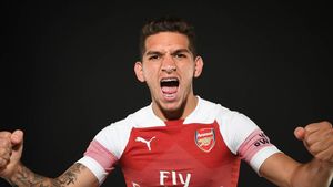 OFICIAL: Arsenal a transferat un uruguyan de la Mondial și i-a dat numărul lui Ozil