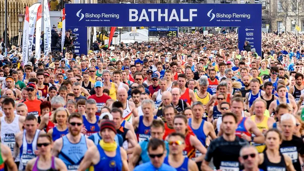 Englezii fac în continuare sport în ciuda pandemiei de coronavirus: 6200 de alergători duminică la semimaratonul de la Bath!