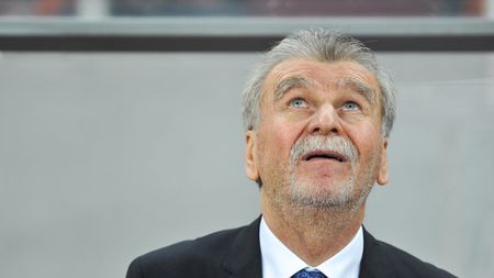 Dinu Gheorghe și-a pierdut răbdarea cu fotbaliștii echipei naționale a României: „Încă o șansă, până se lasă de jucat! Le cerem asta unor jucători de Liga a 2-a?!” | VIDEO EXCLUSIV ProSport Live