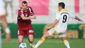 Fernandes ar putea spune "ADIO" Rapidului!** VEZI ce oferte are!