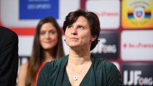 Ministrul francez al Sporturilor, Roxana Mărăcineanu, cere măsuri după ce a asistat la partida PSG - Marseille: "Am auzit lucruri oribile adresate de..."