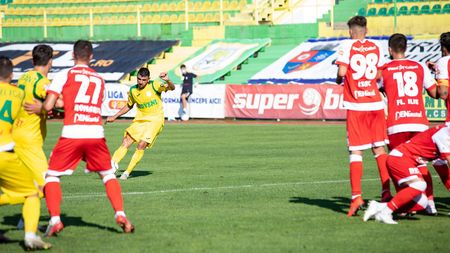 ”FC U” Craiova plusează la achiziții pentru sezonul de Liga 2 cu un mijlocaș de la CS Mioveni. Trupa lui Eugen Trică ajunge la opt transferuri