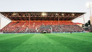 Fanii și Becali "plătesc" pentru gazonul praf de pe Național Arena!** GAURA dată de UEFA în bugetul Stelei!