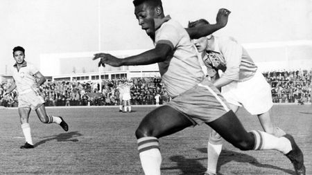 Alunecă spre Cupa Mondială! Pele, omul recordurilor