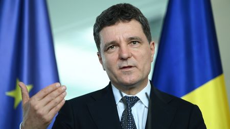 Milionarul e furios că România nu ia exemplul Indiei: „Americanii și-au ales președinte un miliardar, noi am pus un chiriaș”