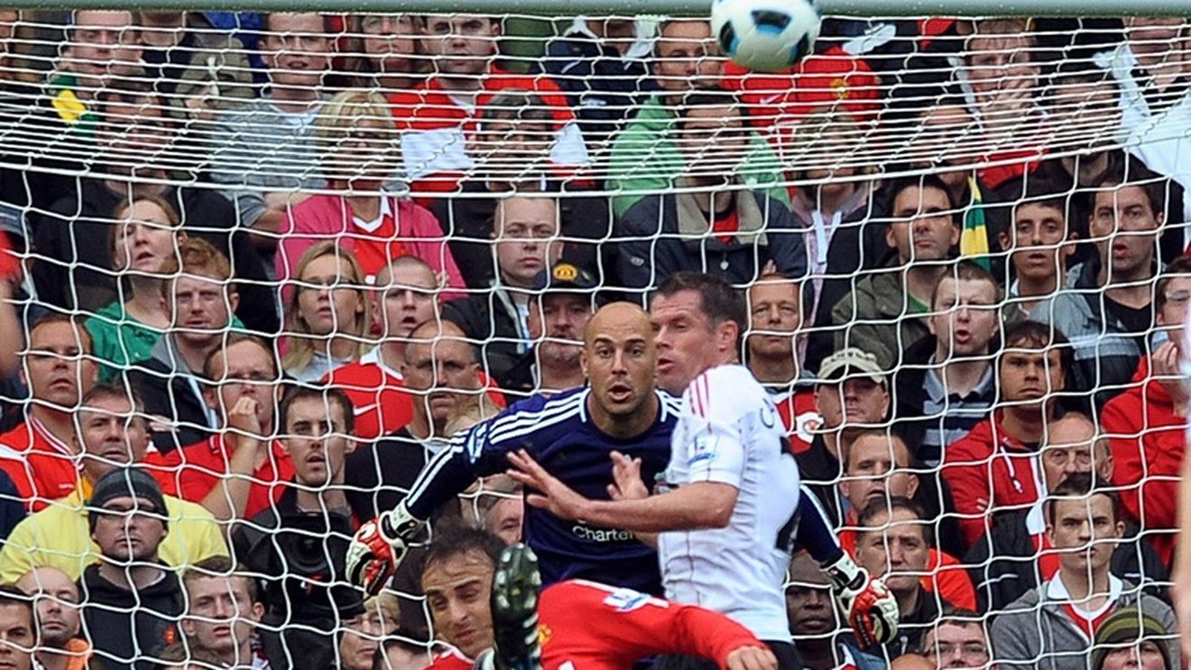 VIDEO FABULOS**: 'Foarfecă' și bară-gol! Vezi lovitura de senzație a lui Berbatov