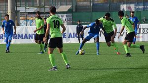 Încă un meci din prima etapă a Ligii 2 nu se joacă. Pandurii nu a făcut deplasarea la București, fiindcă are șapte jucători pozitivi la COVID-19, iar alții doi au testul neconcludent. Multe semne de întrebare asupra oltenilor