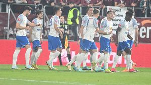 Grameni și Alibec, fază spectaculoasă în Rapid - Farul! Săpunaru și Grigore, ridiculizați de fotbaliștii lui Gică Hagi | VIDEO