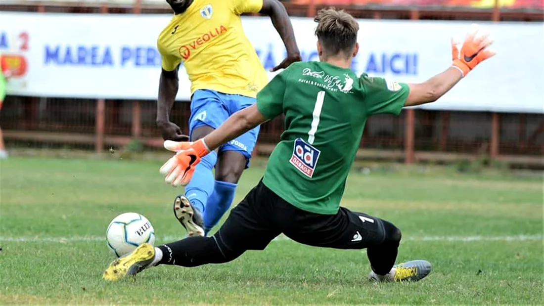 Titular de la Sportul Snagov pe banca echipei Campionii FC Argeș la o distanță de șapte zile, deși nu e perioadă de transferuri.** Cum a fost posibil? Ionuț Badea explică situația de amatori