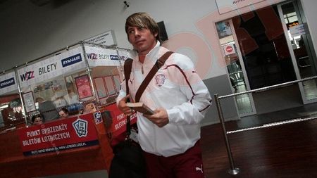 Cei trei rapidiști care pot face 'Legia' în Polonia "Trebuie să avem grijă!" FOTO Giuleștenii au ajuns la Varșovia