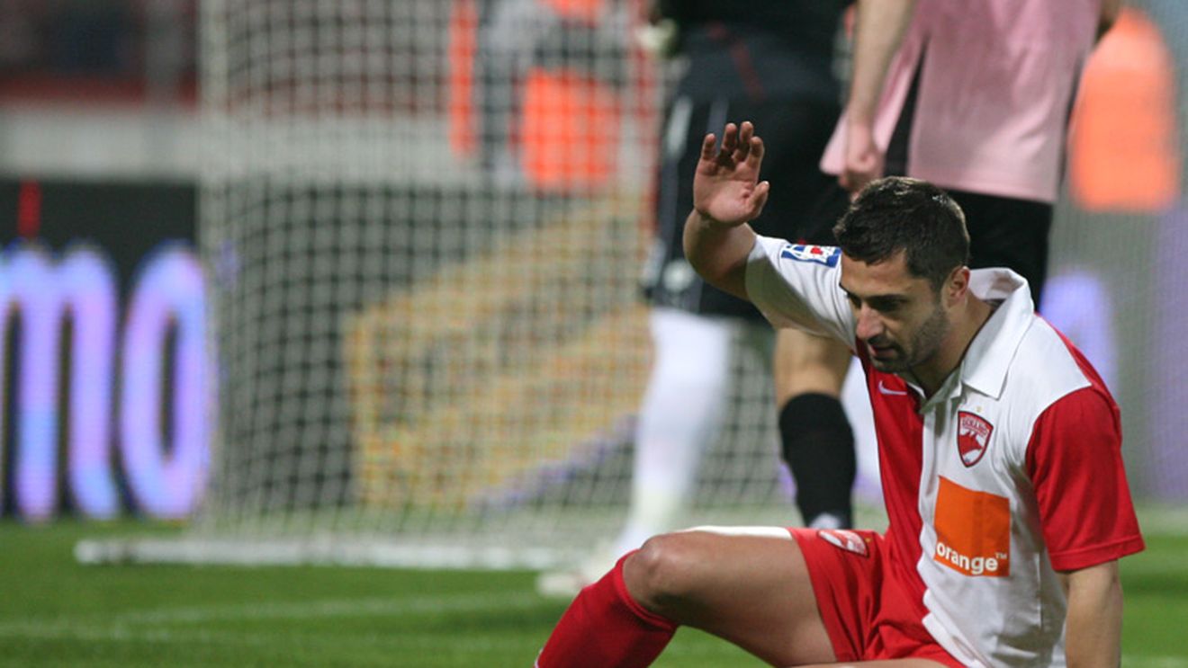 "Niculescu a căzut de 10 ori în meciul cu O.M.!** Dacă la Omonia nu confirmi, du-te la Chiajna!"