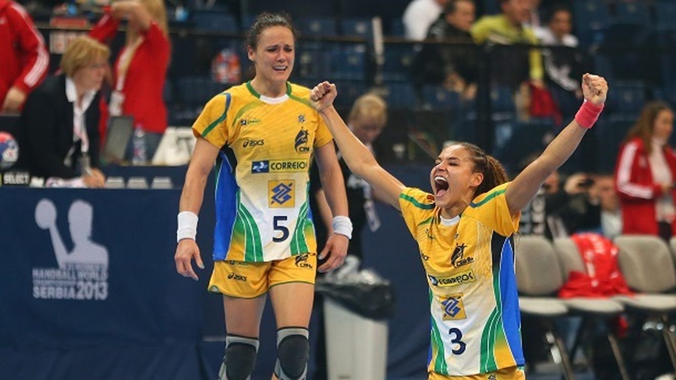 Situație incredibilă la un meci de handbal din Brazilia. Terenul a devenit "impracticabil"! Motivul, absolut caraghios