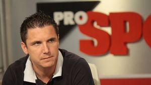 Înlocuitorul lui Dinu Gheorghe la Astra, Narcis Răducan, a vorbit despre implicarea finanțatorului în alcătuirea echipei: "Nu voi accepta decizii fără să fiu consultat. În zilele bune ale lui Gigi Becali, Protasov făcea doar ce știa el mai bine"