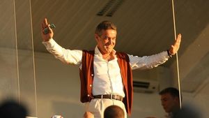 Becali a anunțat prima lovitură a Stelei în războiul cu Dinamo și CFR:** "Chipciu a semnat cu Steaua! E năucitor, va fi mai tare ca Lăcătuș"