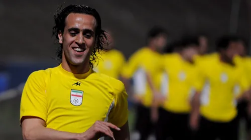 Ali Karimi, fotbalistul iranian care a fost exclus că n-a ținut post, **a fost reprimit în lot