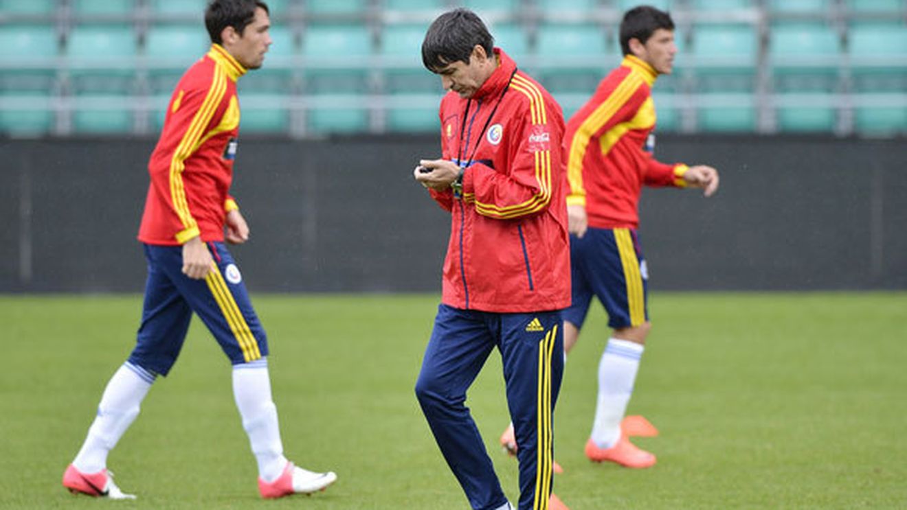 EXCLUSIV: Pițurcă se gândește la o surpriză de proporții!** Puțini se așteptau la asta! Pe cine vrea să convoace pentru meciurile cu Turcia și Olanda